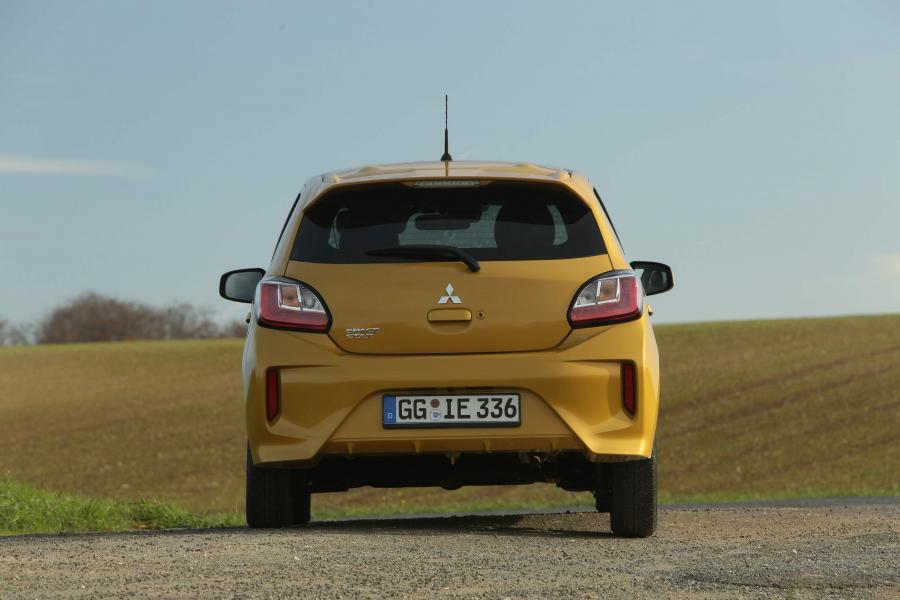  Mitsubishi Space Star 2020 года  (фото 38 из 49)